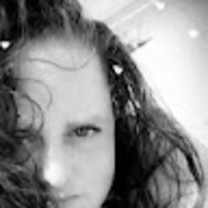 Meet your Posher, Adrienne